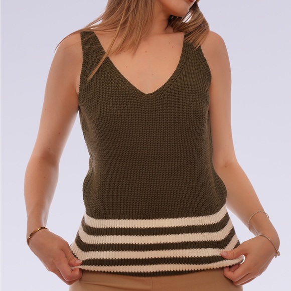 Minark Women’s Knit Crop Tank Top V-neckline - Picture 3 of 4